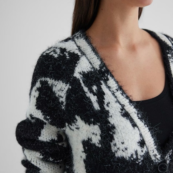 Express Women’s Printed Fuzzy Knit Button Front Tunic Cardigan Black/White XS - Picture 7 of 10